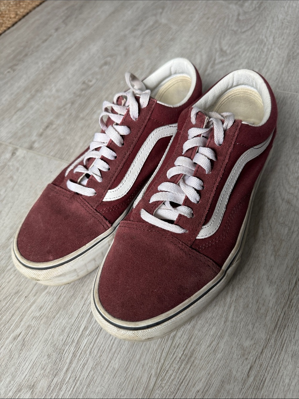Vans women's Old Skool Sneakers — Burgundy and White